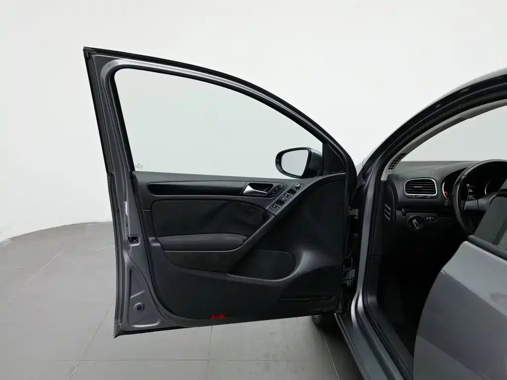 Volkswagen Golf — миниатюра 8