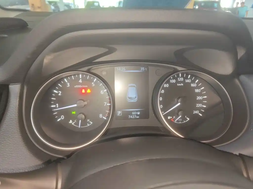 Nissan Qashqai — миниатюра 12