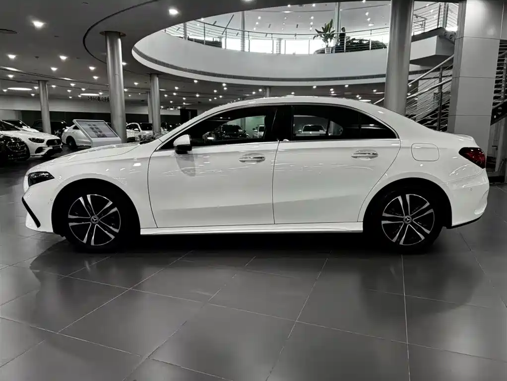Mercedes-Benz A-Class — миниатюра 2