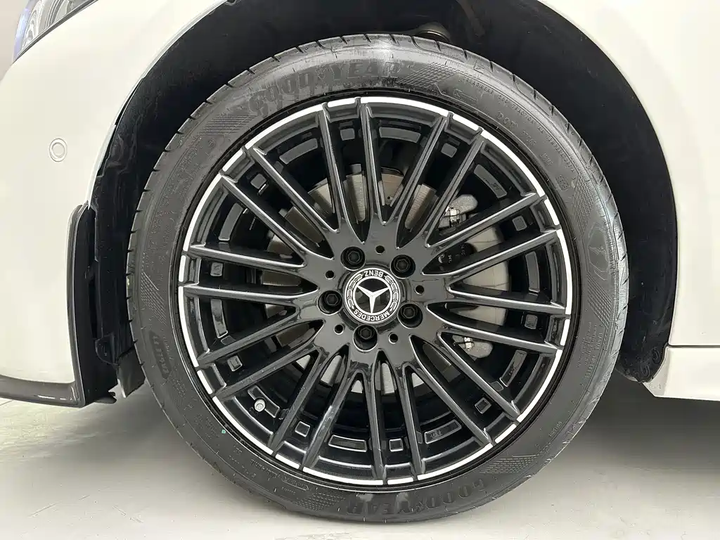 Mercedes-Benz C-Class — миниатюра 9
