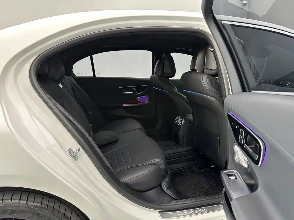 Mercedes-Benz C-Class — миниатюра 12