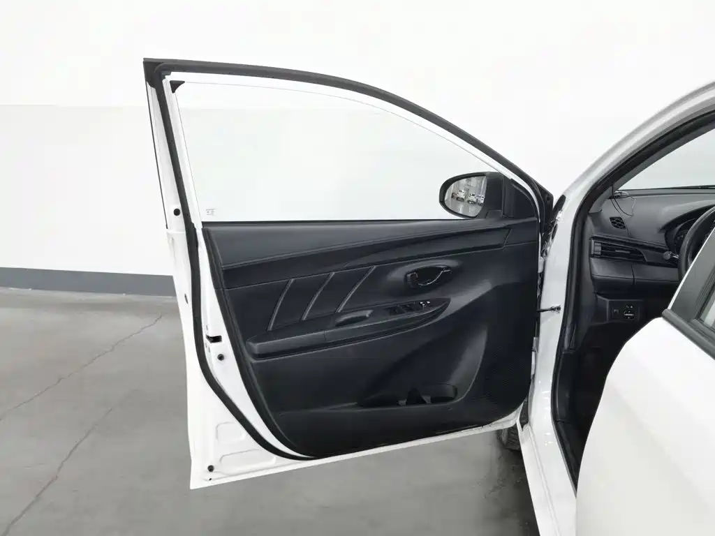 Toyota Vios — миниатюра 8