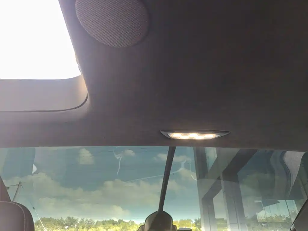 Tesla Model X — миниатюра 18