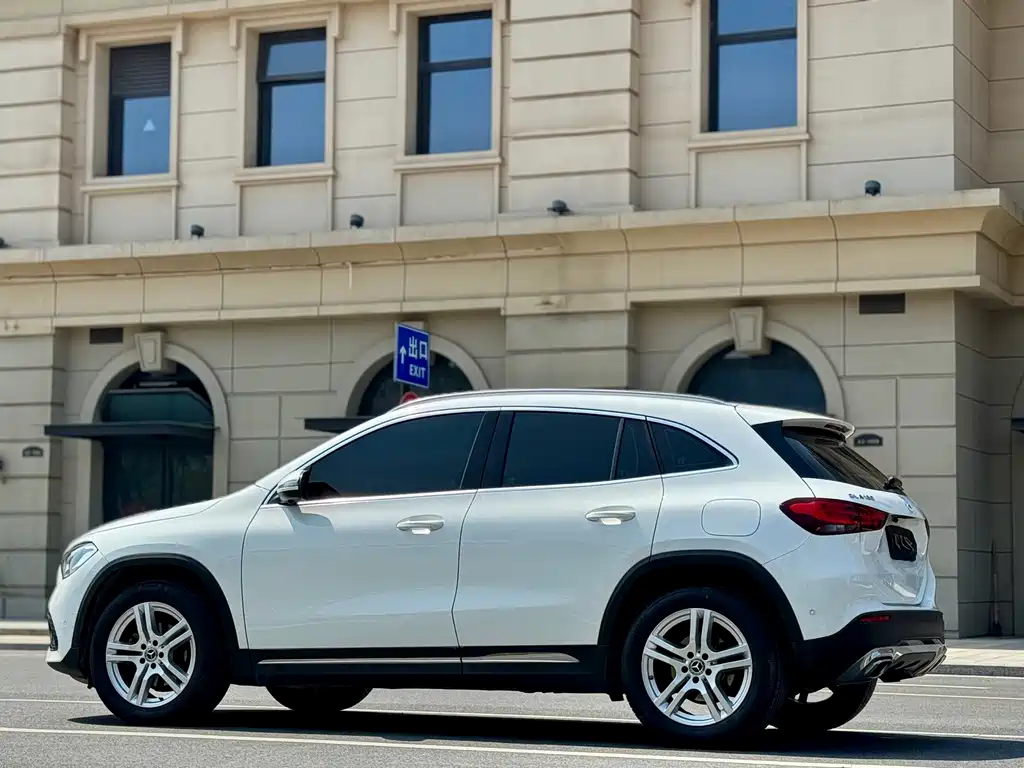Mercedes-Benz GLA — миниатюра 9