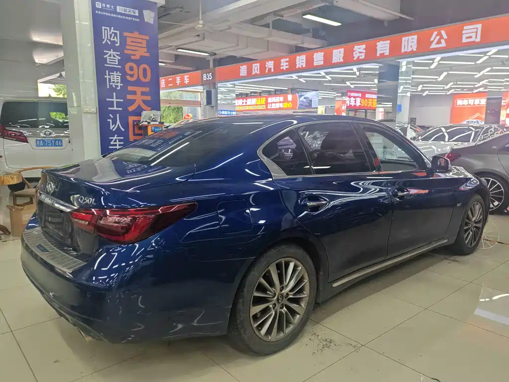 Infiniti Q50L — миниатюра 3
