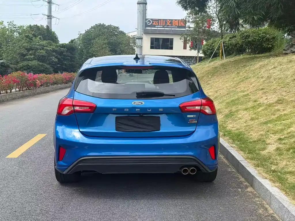Ford Focus 2021 EcoBoost 180 AT ST Line
