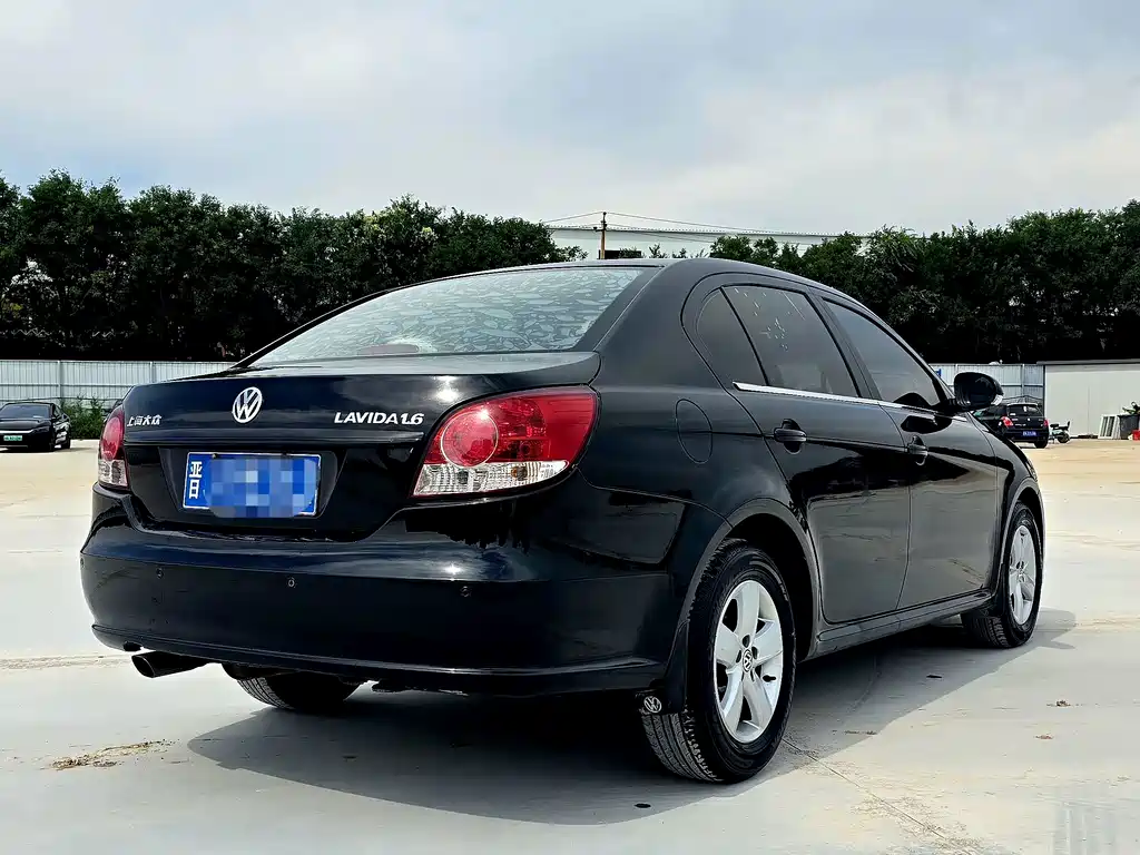 Volkswagen Lavida — миниатюра 6