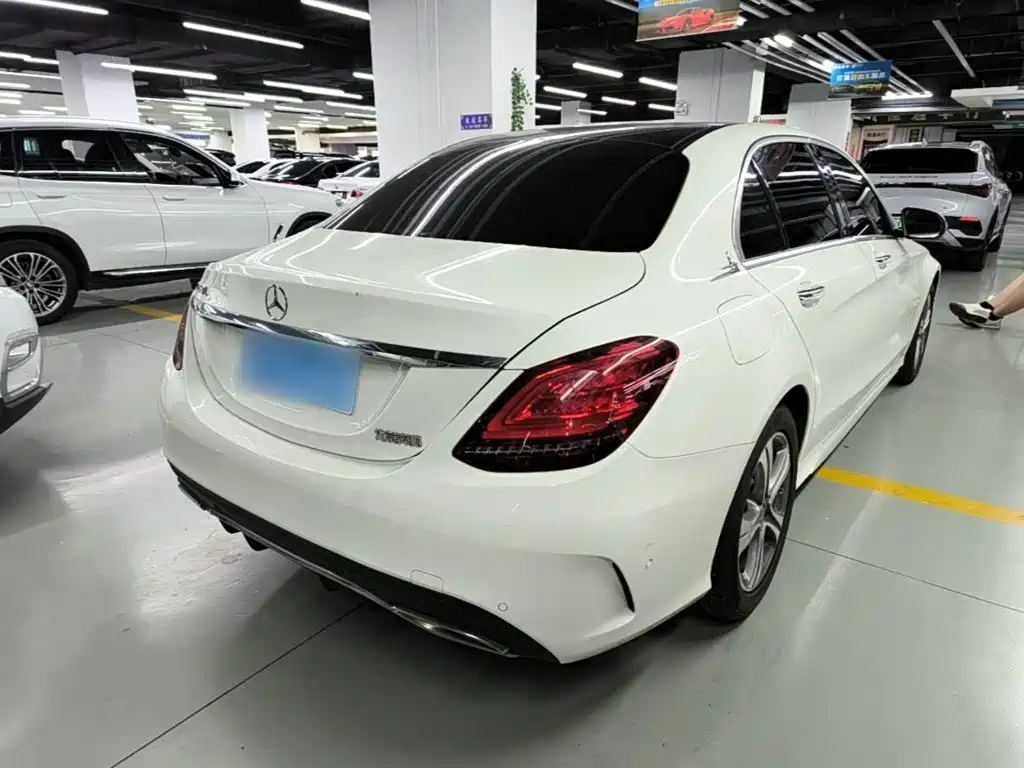 Mercedes-Benz C-Class — миниатюра 7