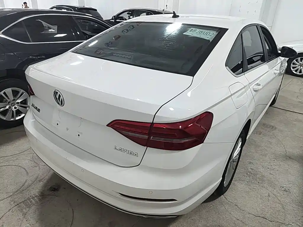 Volkswagen Lavida — миниатюра 7