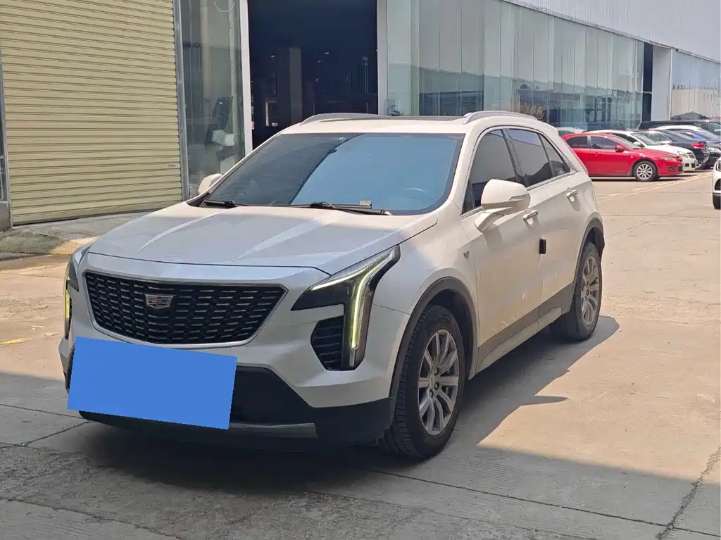Купить Cadillac XT4