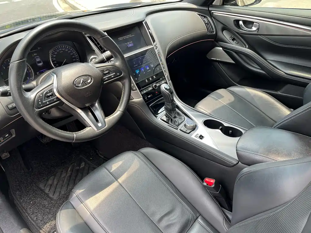 Infiniti Q60 2019 2.0T Luxury