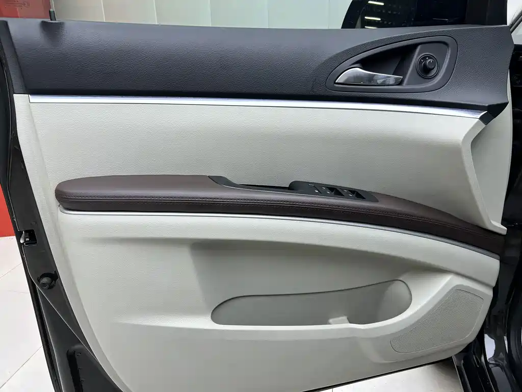 Buick GL8 — миниатюра 14