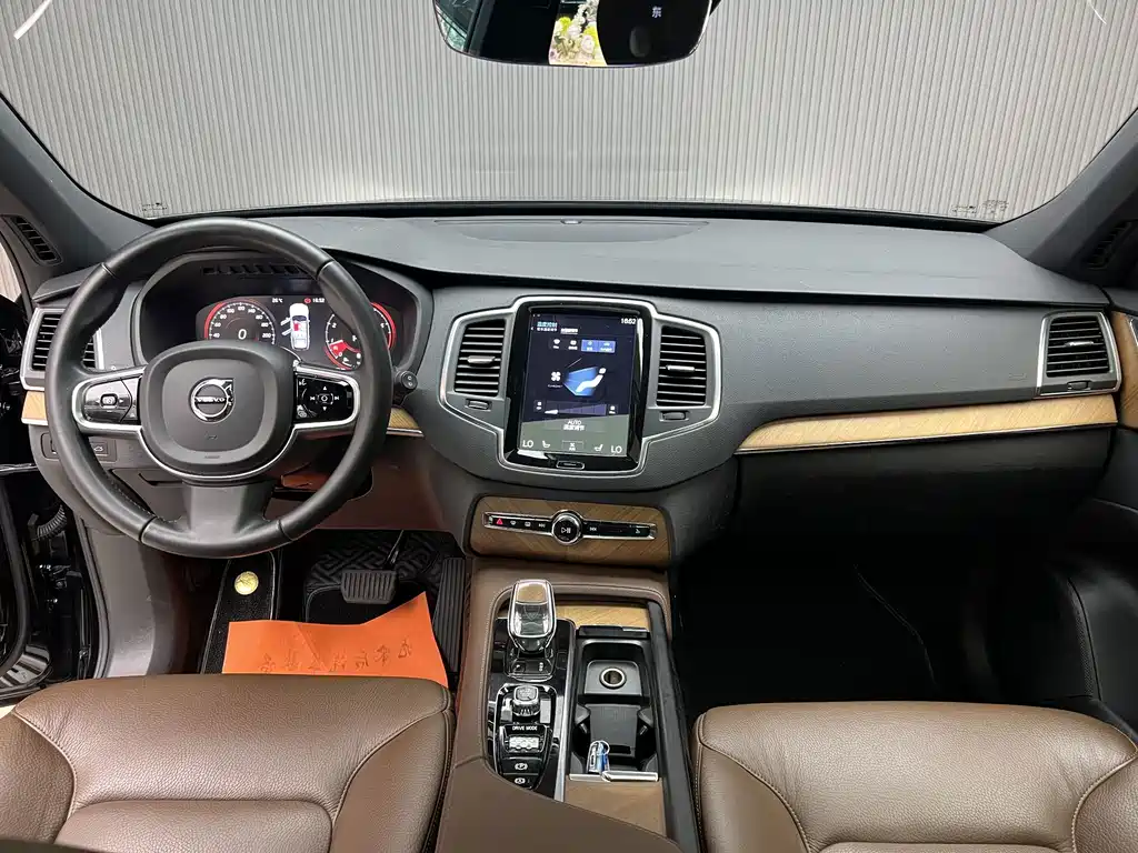 Volvo XC90 — миниатюра 3