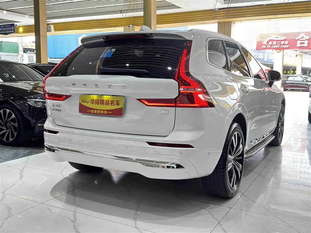 Volvo XC60 2023 T8 Luxury