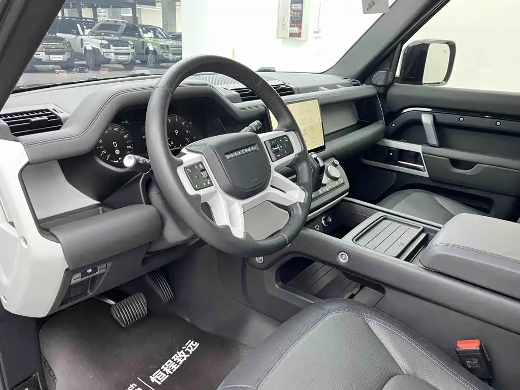 Land Rover Defender — миниатюра 5