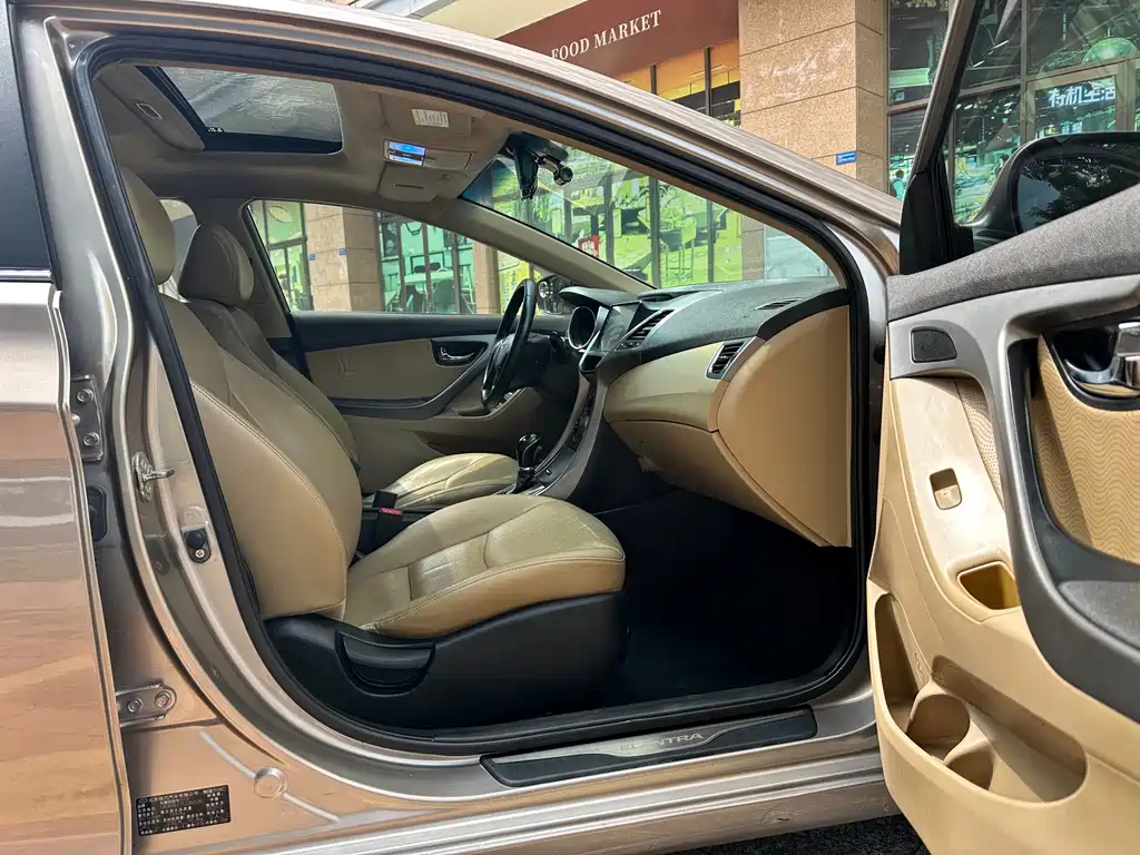 Hyundai Elantra Langdong — миниатюра 10