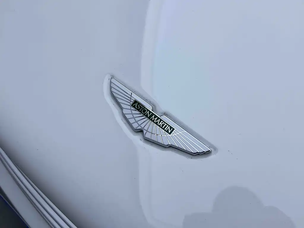 Aston Martin DB9 — миниатюра 16