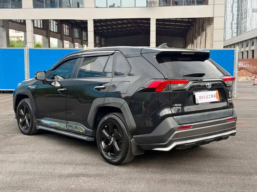 Toyota RAV4 — миниатюра 12