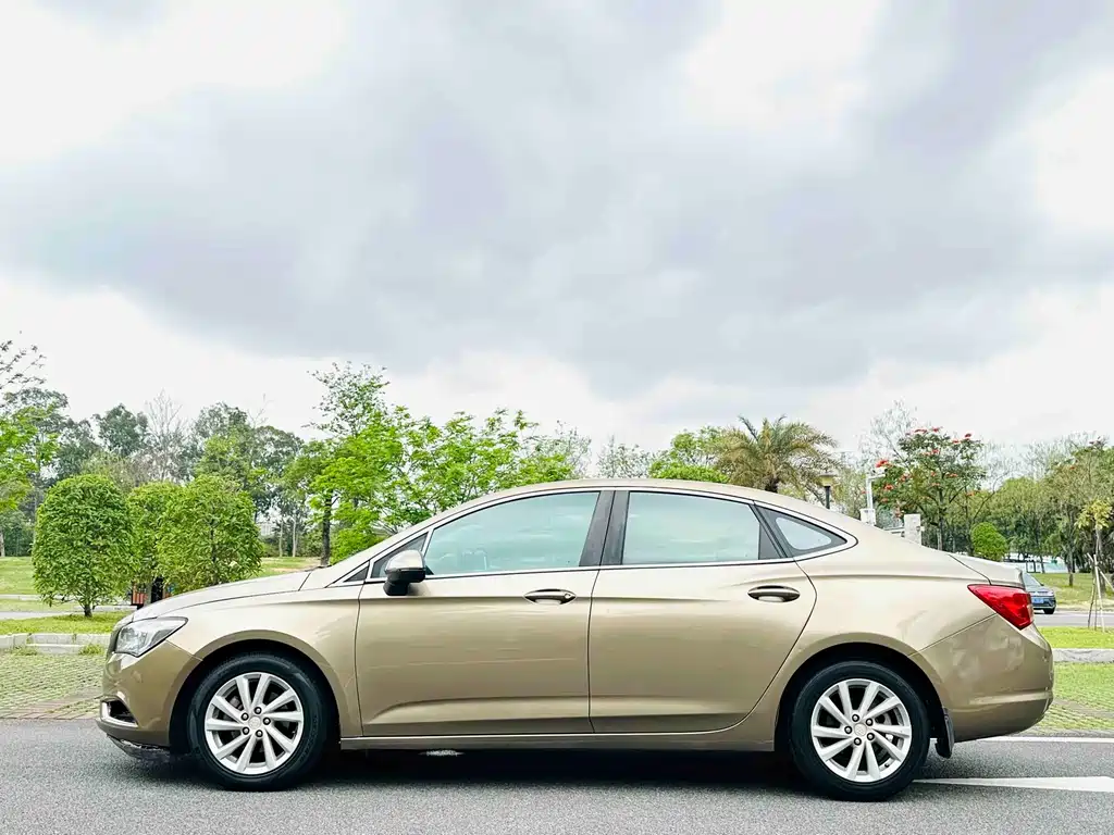 Buick Verano — миниатюра 7