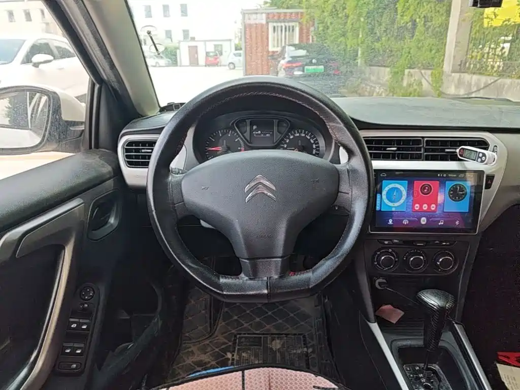 Citroen Elysee — миниатюра 11