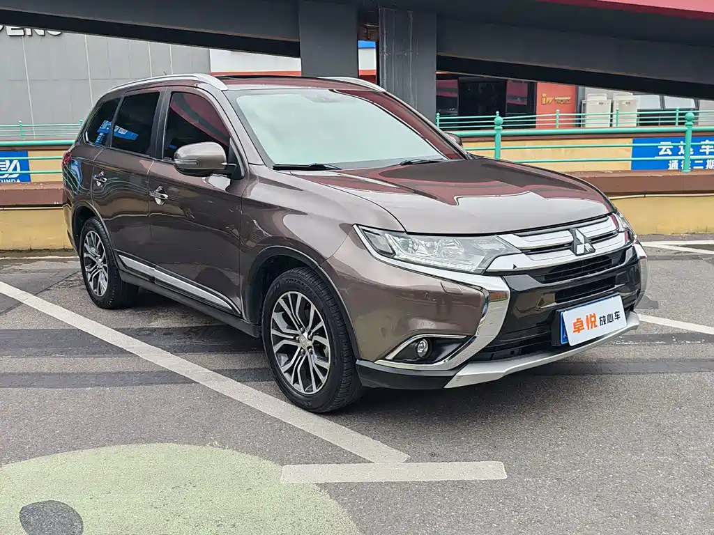 Mitsubishi Outlander — миниатюра 3