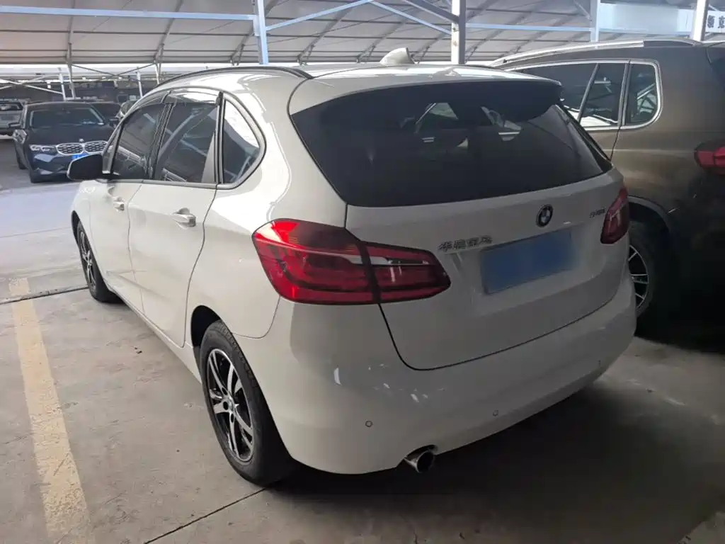 BMW 2 Series Active Tourer — миниатюра 5