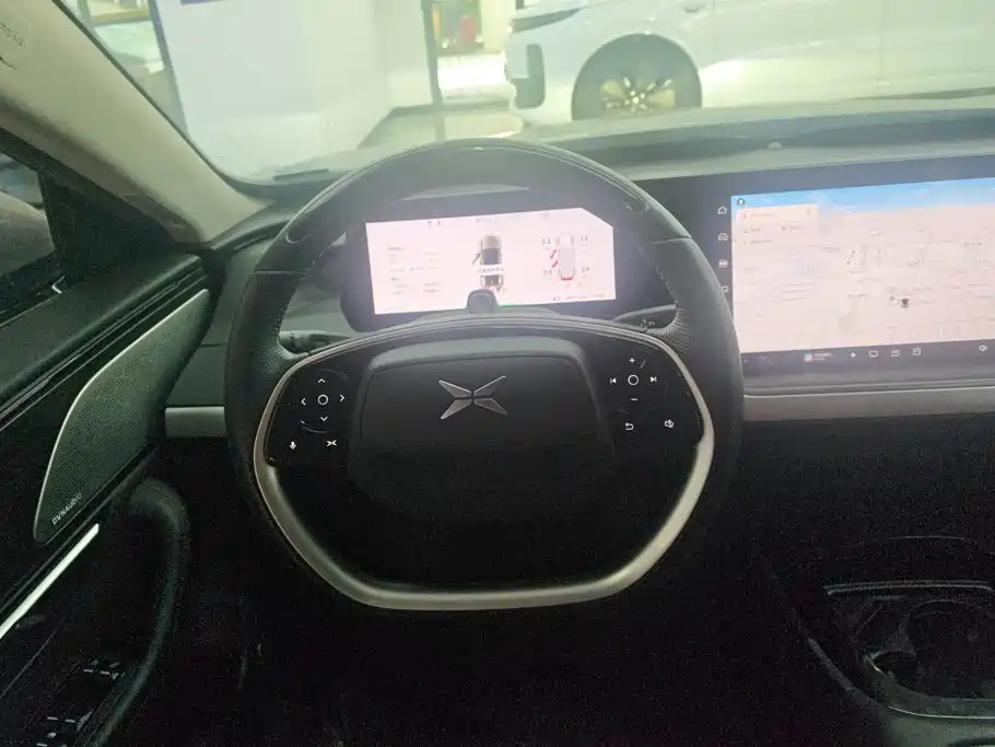 XPeng P7 — миниатюра 15