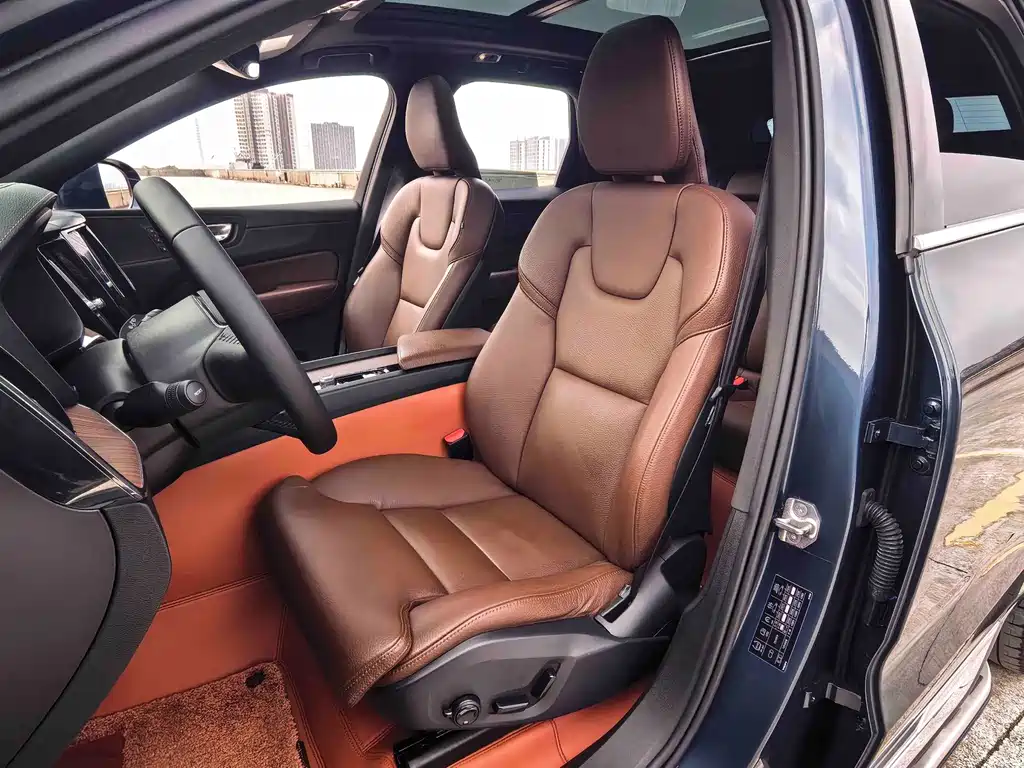 Volvo XC60 — миниатюра 11