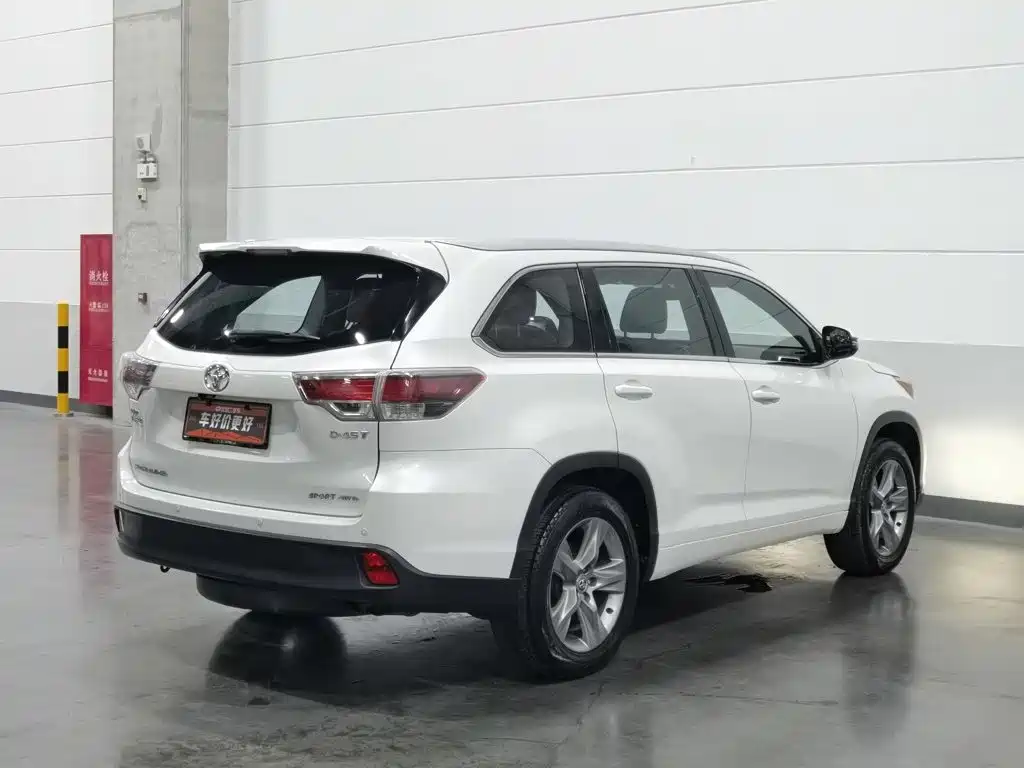 Toyota Highlander 2015 2.0T Luxury 7 мест