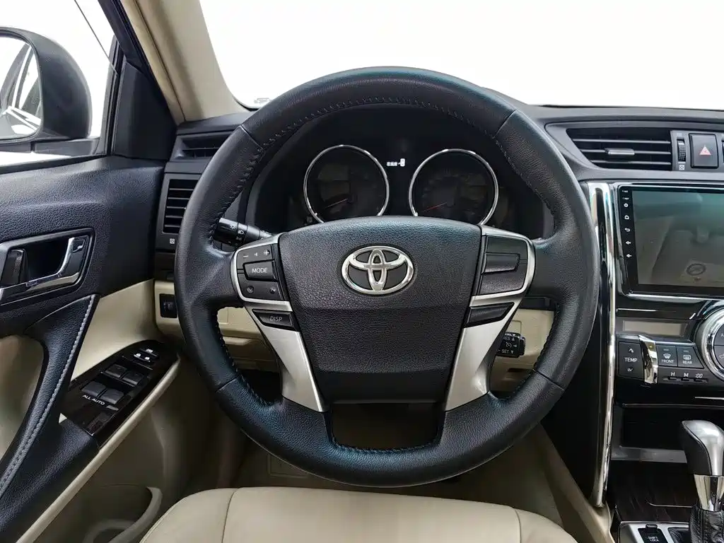 Toyota Reiz — миниатюра 11