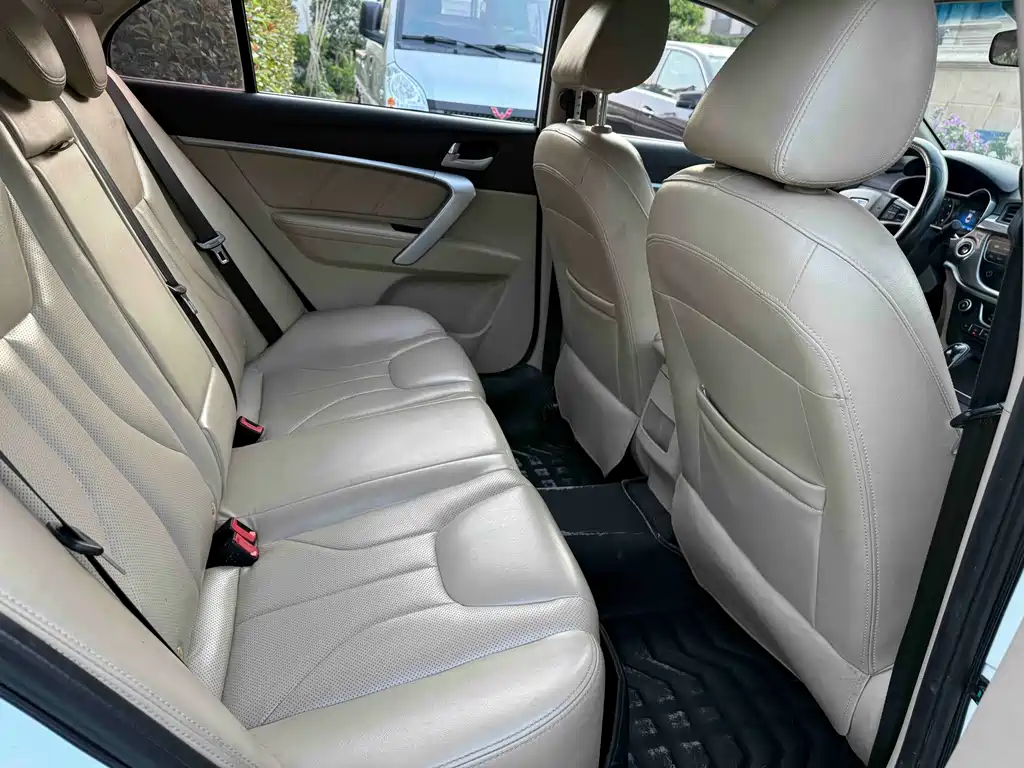 Geely Emgrand — миниатюра 7