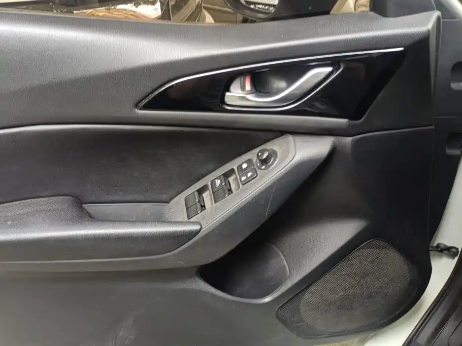 Mazda 3 Axela — миниатюра 7