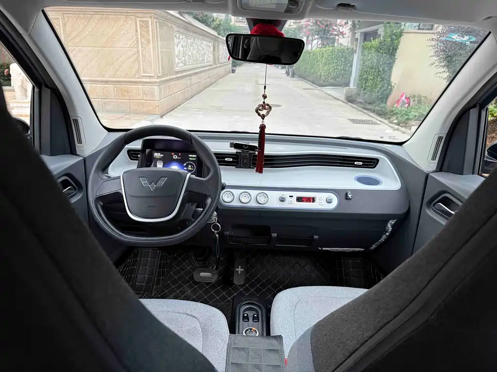 Wuling MINIEV — миниатюра 5