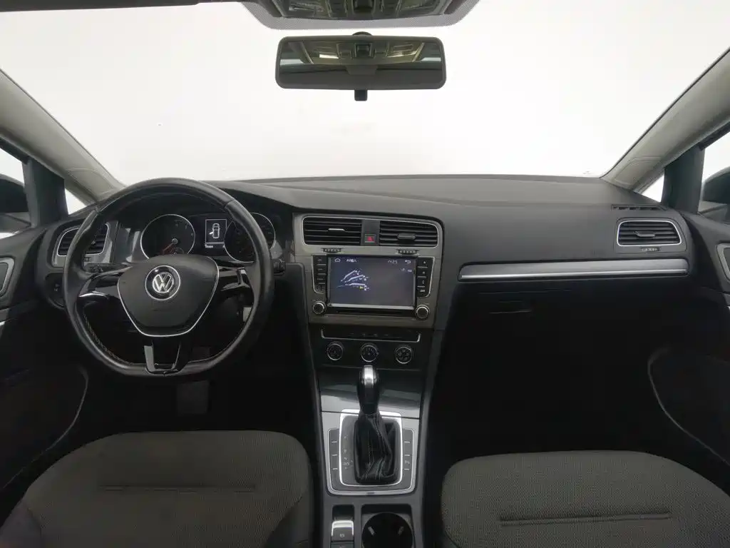 Volkswagen Golf 2016 1.6L AT Comfort