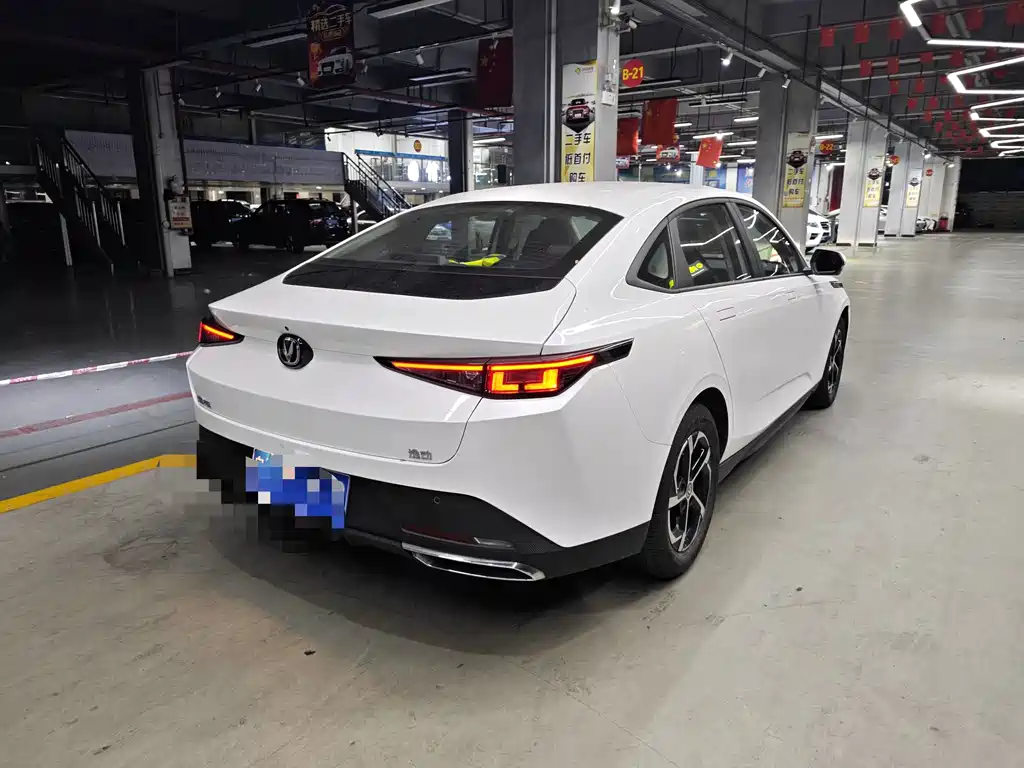 Changan Eado — миниатюра 8