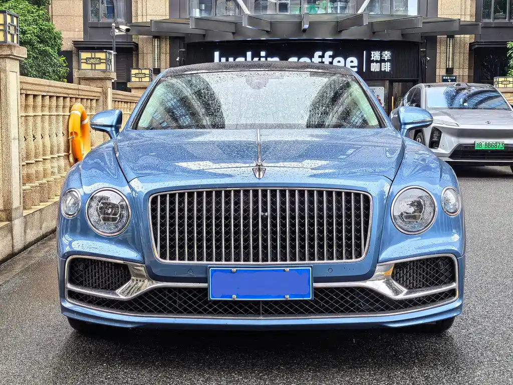 Bentley Flying Spur 2024 V8 Edition 8