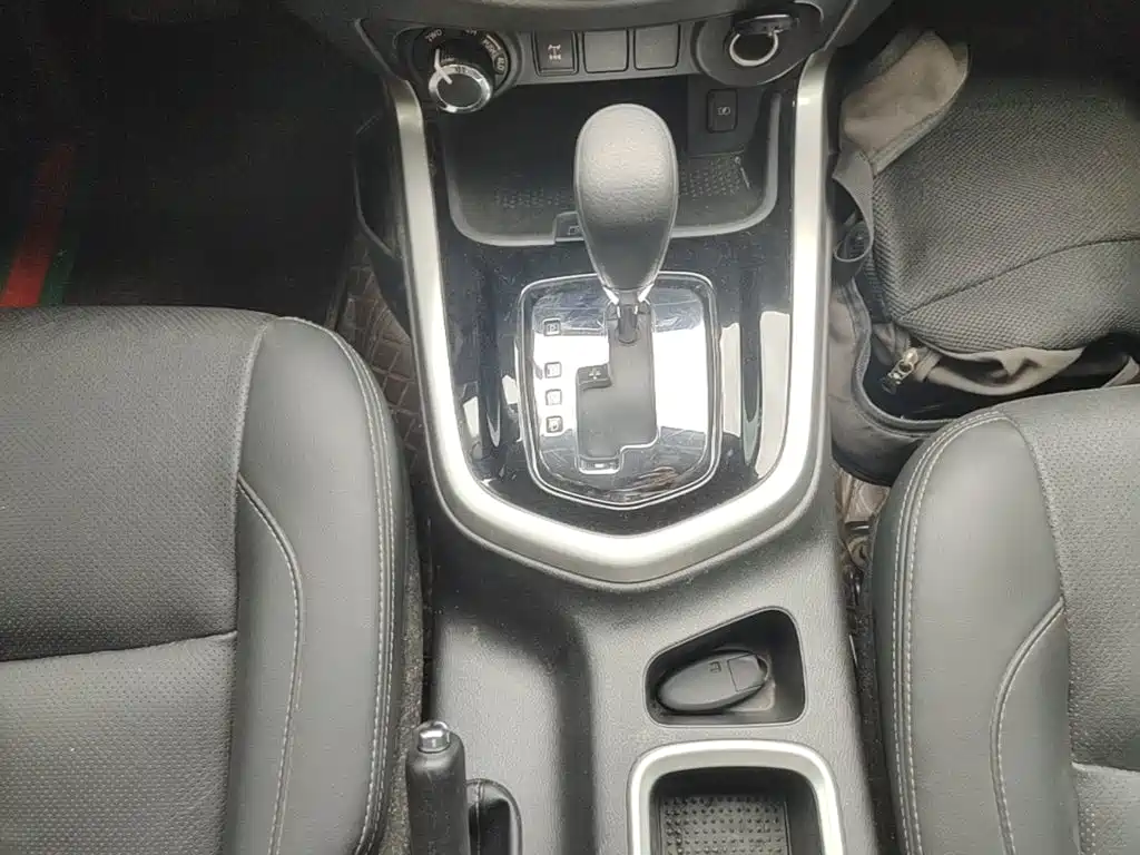 Nissan Terra — миниатюра 14
