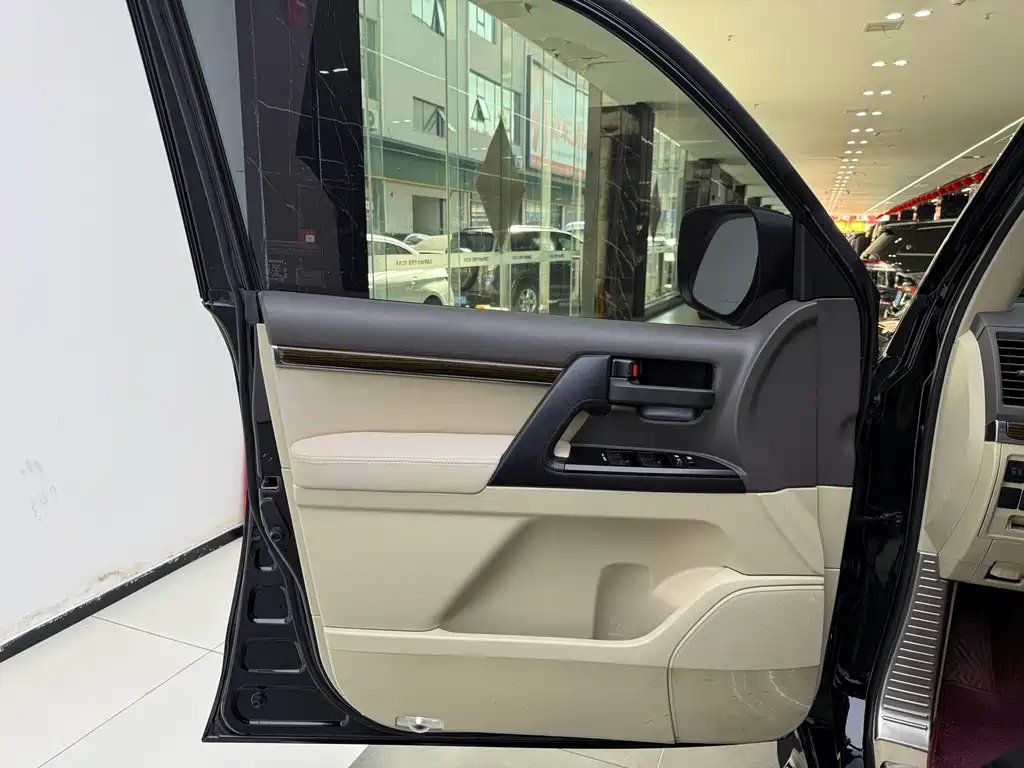 Toyota Land Cruiser — миниатюра 14