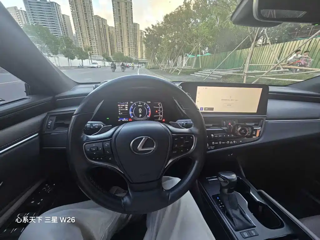 Lexus ES — миниатюра 5