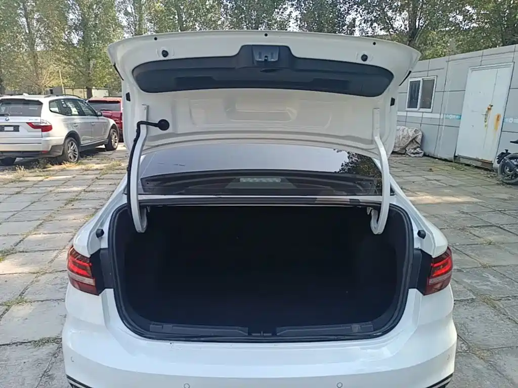 Volkswagen Lavida — миниатюра 19