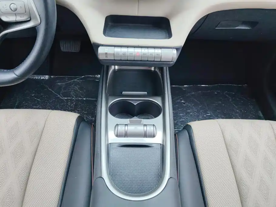 BYD Dolphin — миниатюра 16