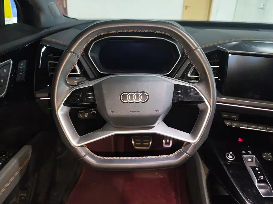 Audi Q4 e-tron — миниатюра 15