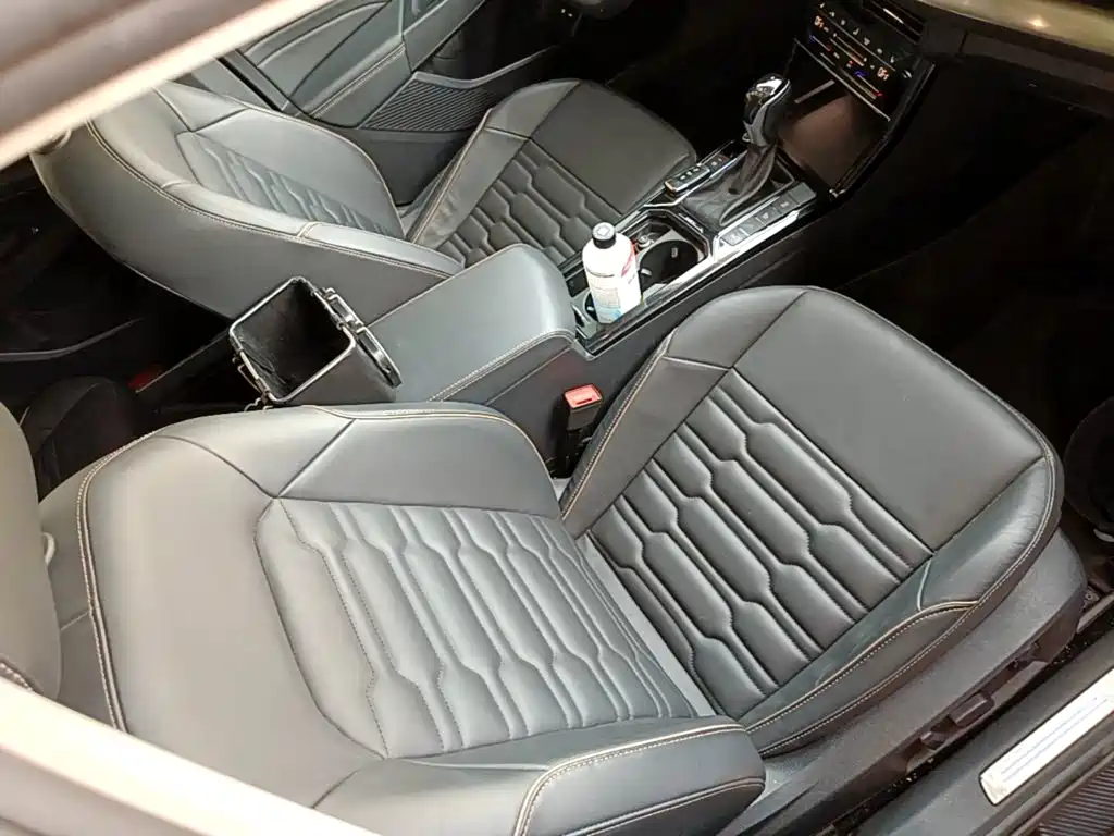 Volkswagen Passat PHEV — миниатюра 25