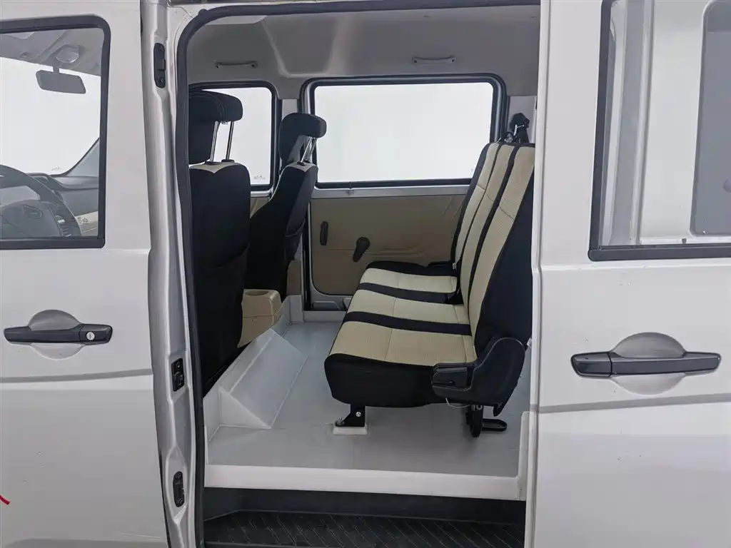 CHANGAN CROSS STAR V3