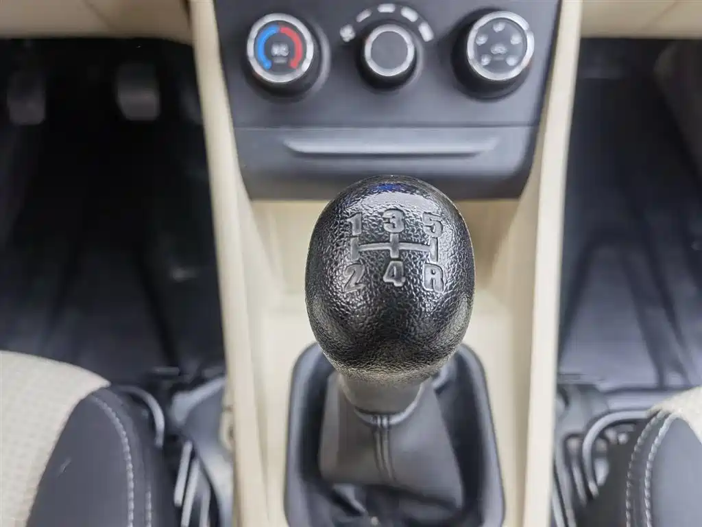 CHANGAN CROSS STAR V3