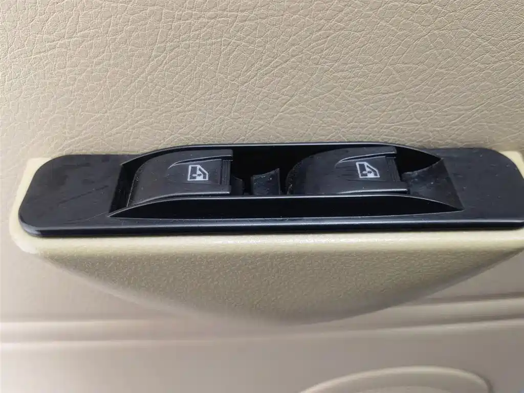 CHANGAN CROSS STAR V3