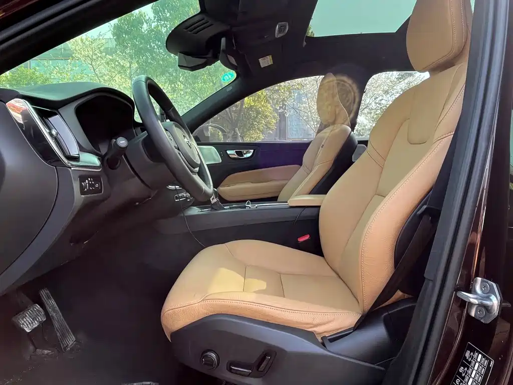 Volvo XC60 — миниатюра 6