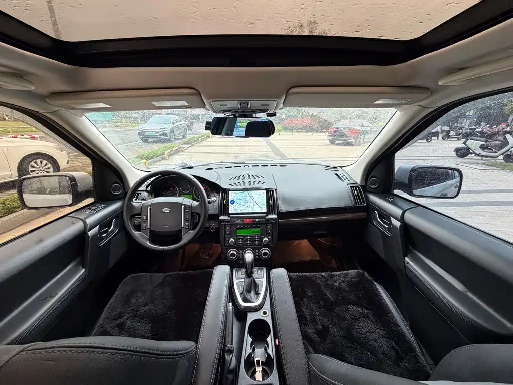 Land Rover 2 012 2.0T Si4 SE