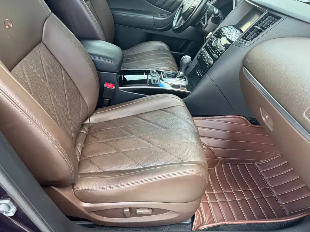 Infiniti QX70 — миниатюра 9