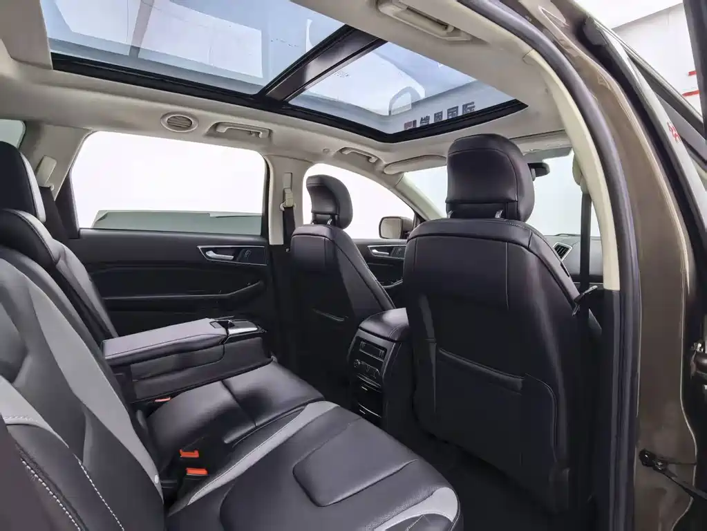 Ford Edge — миниатюра 6